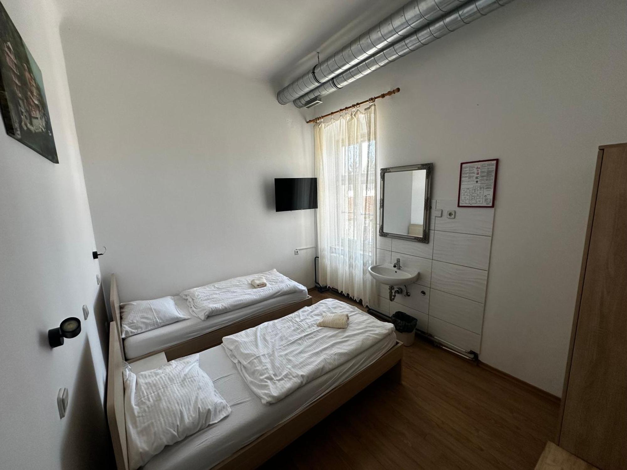 Guesthouse Pri Tonetu Ptuj Exteriör bild